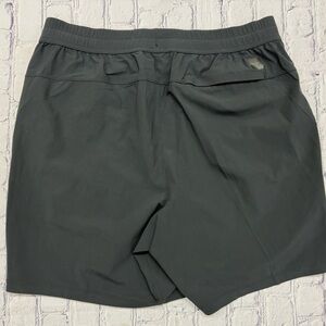 TEN THOUSAND mens size large training shorts